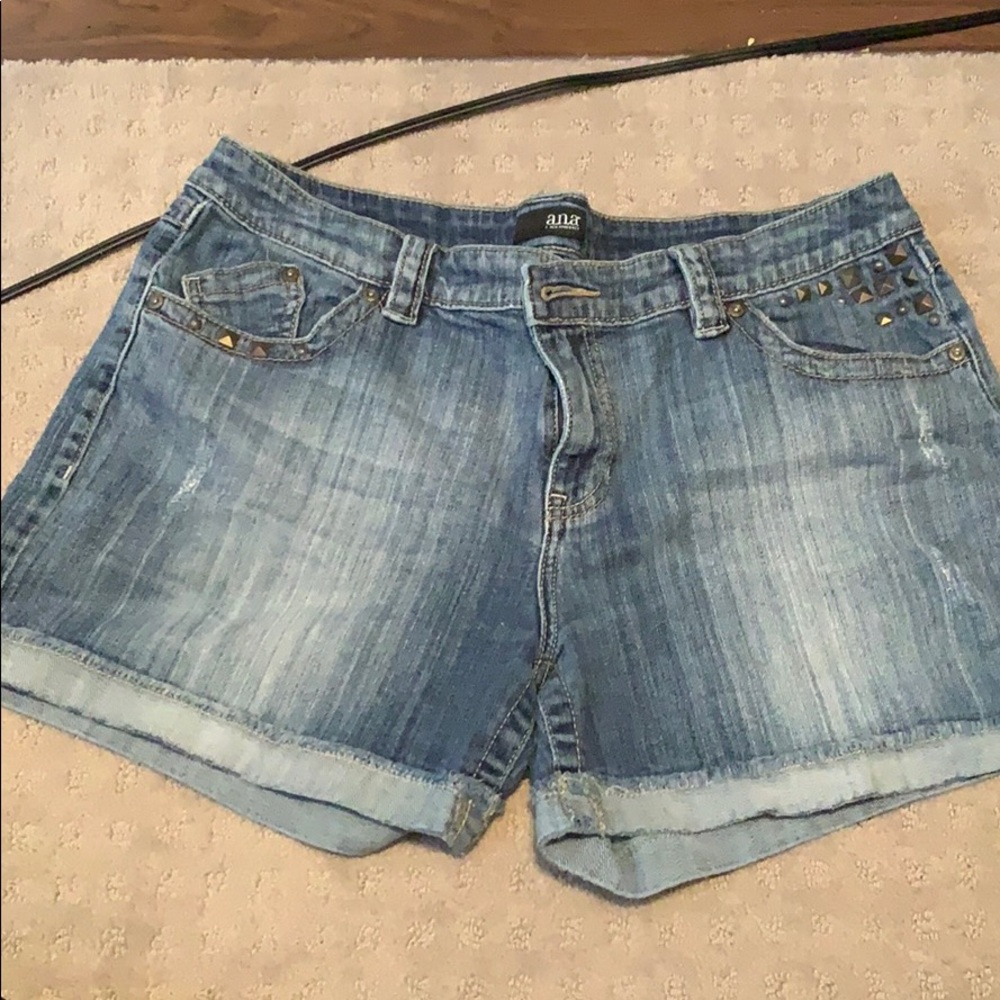 Cute a.n.a. jean shorts!